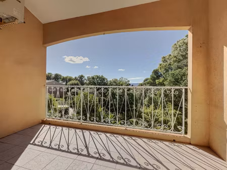 saint raphaël : appartement 2 pièces + une grande mezzanine