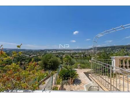 saint-paul-de-vence  jolie villa familiale à moderniser avec piscine et vue panoramique