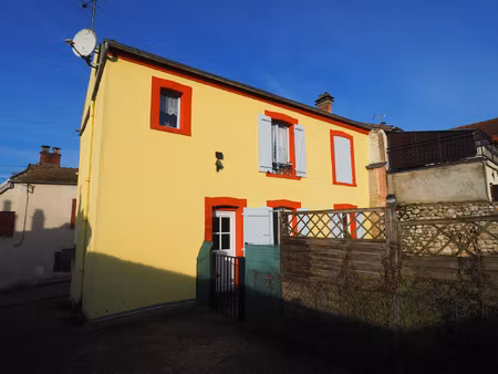 neauphle le vieux  immeuble avec 2 appartements situé au cal