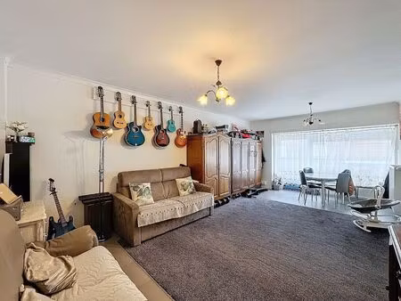 mooi woonappartement in het dorp van heist.