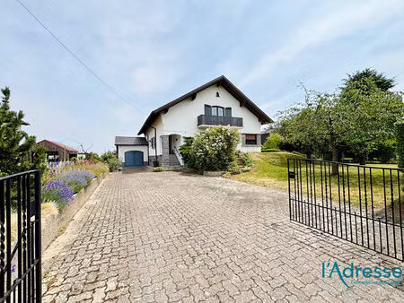 maison 6 pièces 215 m² sur 11.96 ares