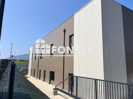 location - bureau - 200 m² - 18 000 €/an hc ht - 1 500 €/mois