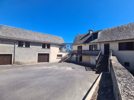 maison spacieuse avec grange et terrasses