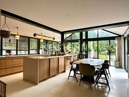 maison de luxe à vendre dans le quartier quelmer-château malo