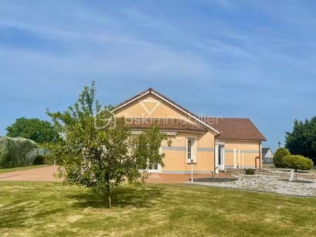 pavillon de 133 m² à roussy-le-village