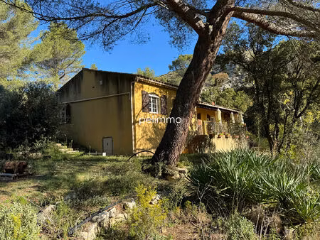 à vendre maison familiale au pied des collines à la barben