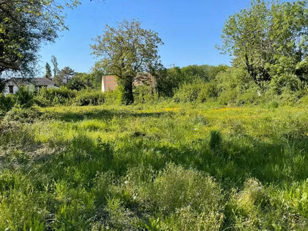 terrain a batir favrieux 422 m²