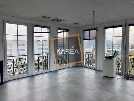 location local professionnel 1 624m² chessy 77700