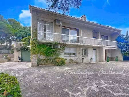 nîmes-villa avec de 2 habitations - 7 /8 pièces sur terrain de 2600 m2