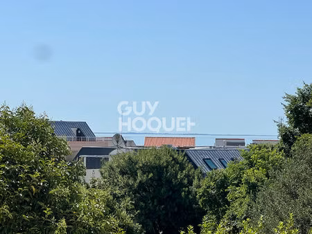 vente : appartement f2 à la rochelle avec stationnement boxé