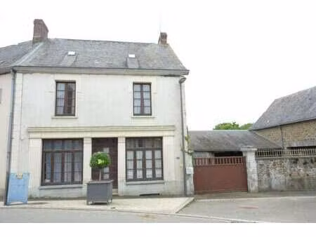 vente maison à lesbois (53120) : à vendre / 102m² lesbois