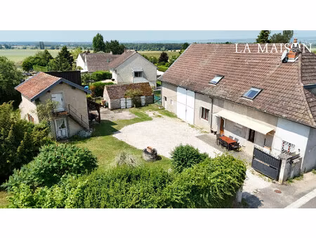 ensemble immobilier ancien corps de ferme