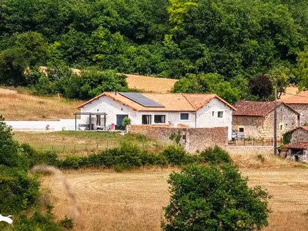 vente maison 5 pièces 220 m² à varaignes (24360)  410 670 €