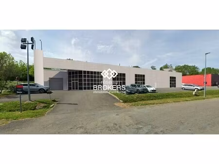 location local commercial