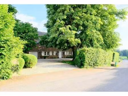 belle demeure dans le hameau prisé d'hayen