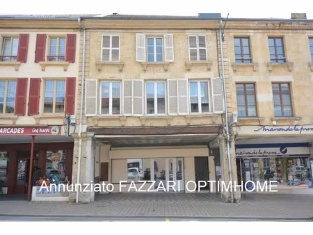 à vendre en exclusivité : grande maison de ville historique à rénover  avec commerce – cen