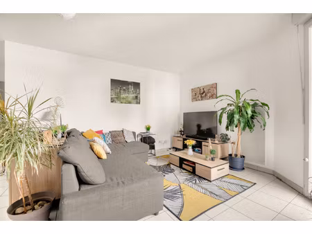 en exclusivité ! a vendre t3 de 64m2 au 1er étage à croix da