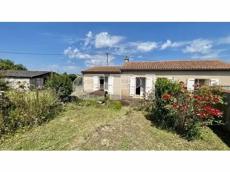 vente maison 4 pièces 77 m² saint-varent (79330)