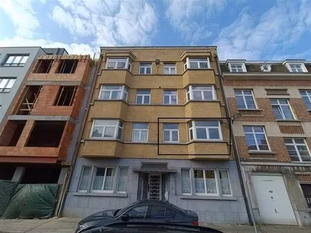 appartement 1ch lumineux à rénover à auderghem