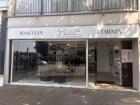 local commercial de 83 m² proche gare juvisy s/orge