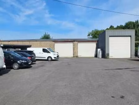 entrepots-hangars-bureau-garages