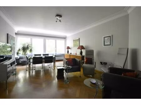 viager occupé bel appartement deux chambres avec garage bd d