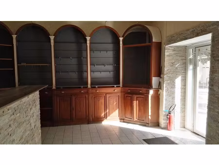 location locaux professionnels 55 m² à corte (20250)  675 €