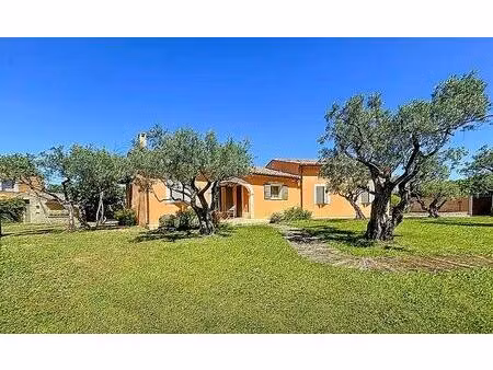 maison 9 pièces / 145 m² / 553 000 eur / cavaillon