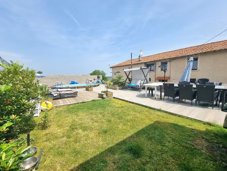 maison 160 m2 avec dépendance  piscine et jardin - à la camp