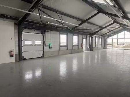 location local d'activités nanterre 763 m²