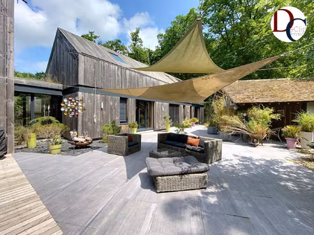 maison d'architecte d'exception en lisière de forêt  proche