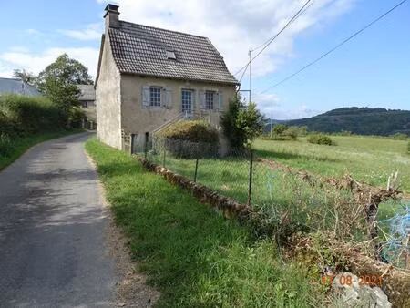 secteur sénergues (12320) maison d'habitation d'environ 72 m² avec terrain de 3736 m² - 69