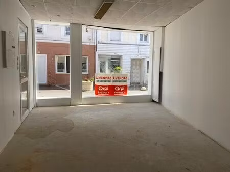 location commerce 33 m² à hagetmau (40700)