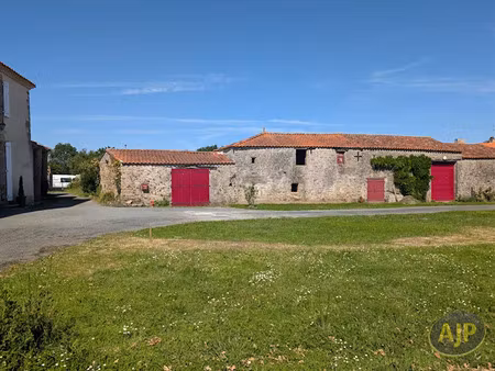 vente maison 2 pièces 90 m² à beaufou (85170)  82 000 €