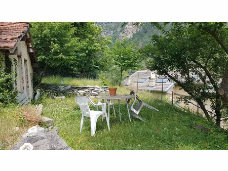 studio avec cour et cave - st dalmas de tende