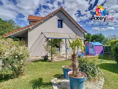 a vendre- proche le coteau- maison 4 chambres sur terrain de 2500 m2 avec piscine