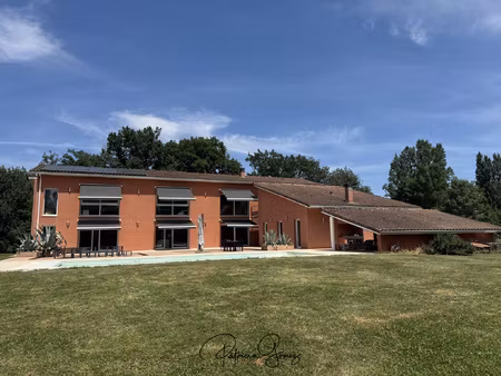 maison d'architecte sur terrain de 2 hectares