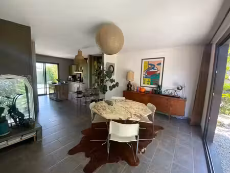 a oeyreluy  maison t4 avec jardin arboré et piscine