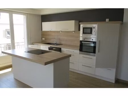 location appartement  m² t-4 à ploudalmézeau  780 €