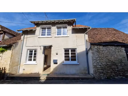 maison sur la commune de cherveix-cubas / location non meubl