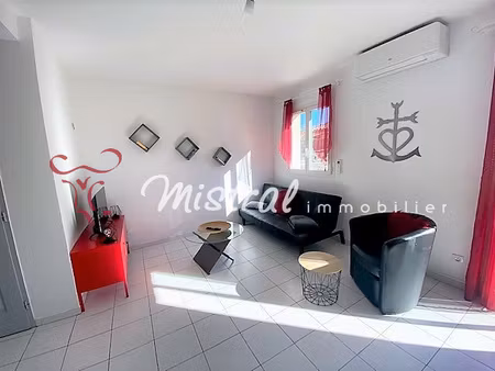 aigues-mortes villa 4 pièces louée meublée avec jardin secte