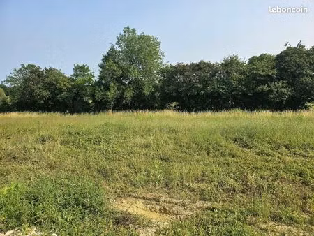 terrain 487 m² polliat