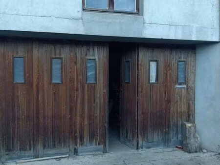 garage de 25m2 sur 2 niveaux à puivert