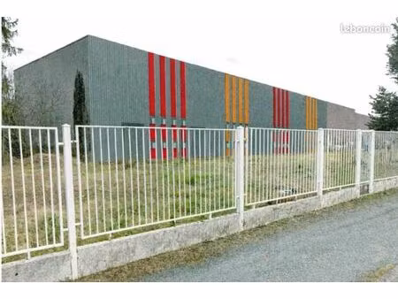 local industriel 208 m²