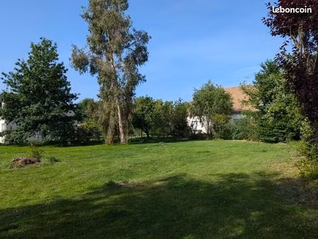 terrain 613 m² larçay