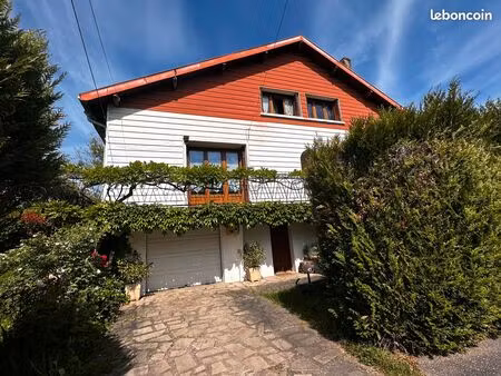 grande maison avec terrain