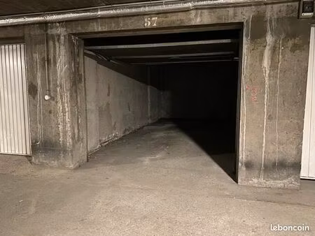 vente garage a saisir