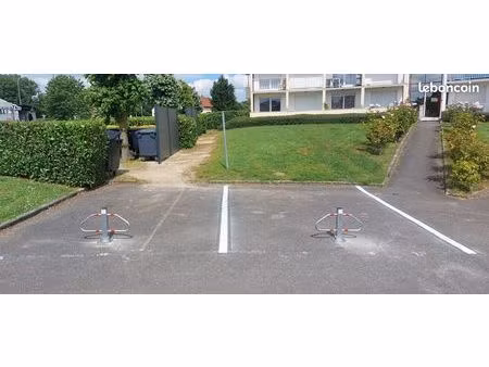 place de parking extra large