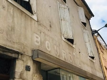 à vendre : immeuble 19ème siècle en pierre à rénover (270 m2)