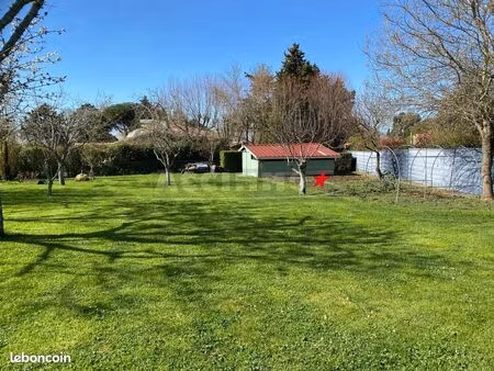 terrain 807 m² montrabe